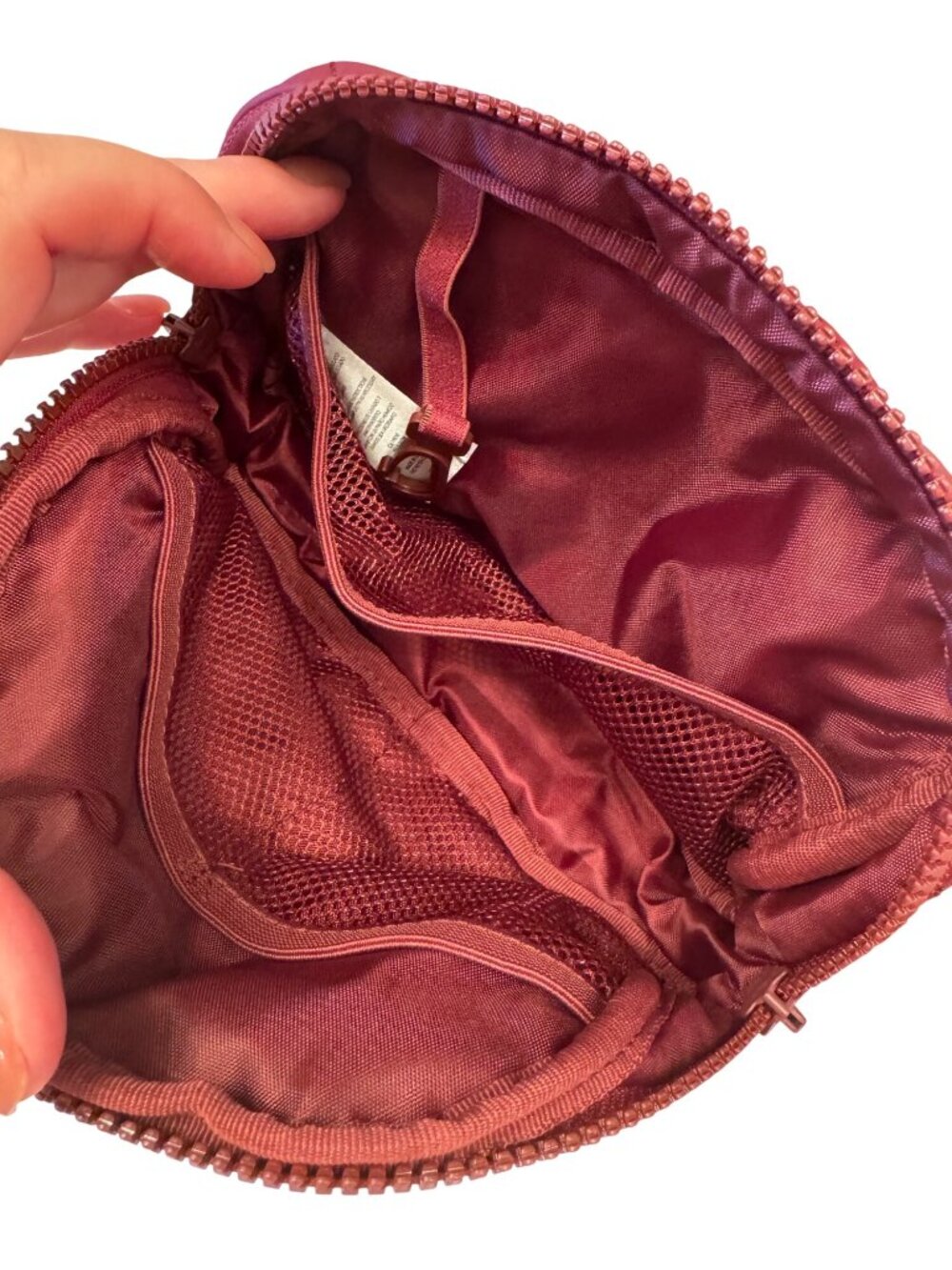 Lole Unisex Quilted Fanny Pack Belt Bag Red NWOT - Picture 3 of 9